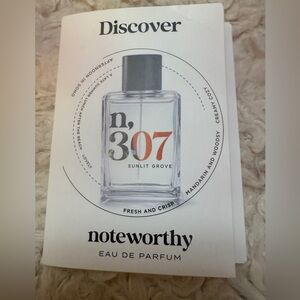 💙 4/$20 Discover Sunlit Grove Eau de Parfum Sample
